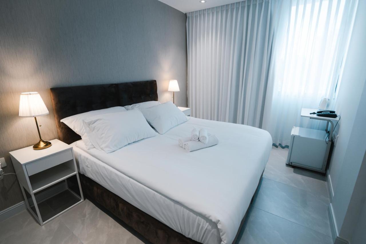 Unique Hotel Ashdod Exterior photo